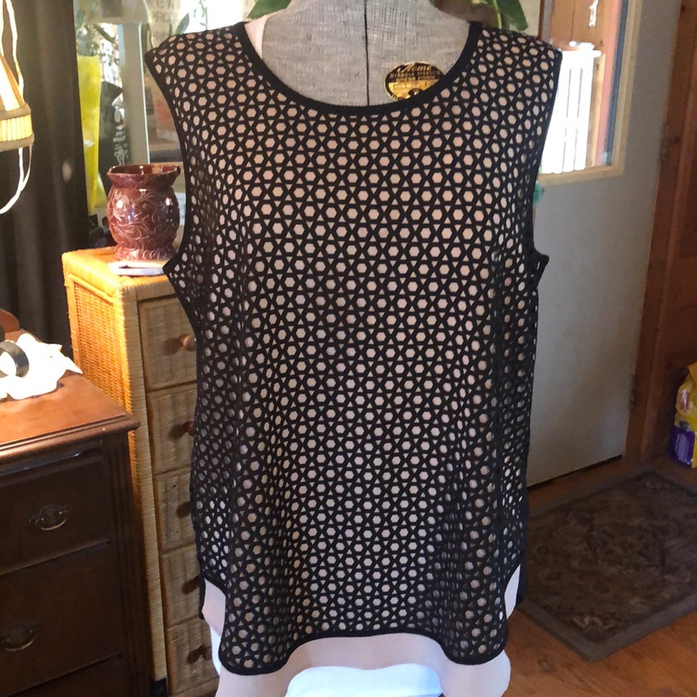 Ladies sleeveless size XL blouse from Roz and Ali